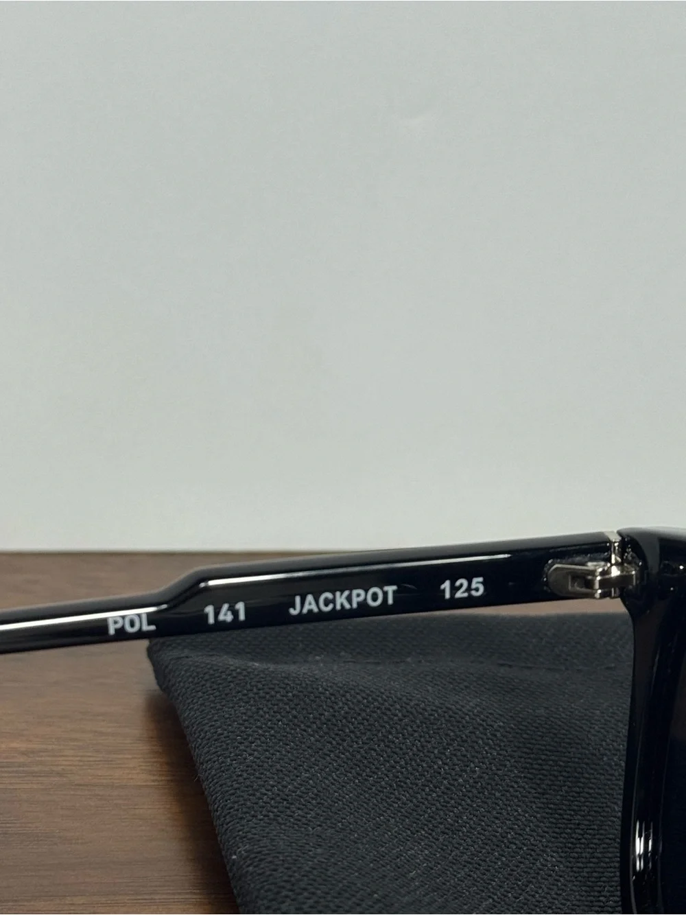 NWT QUAY Australia Jackpot Polarized Black Sunglasses
